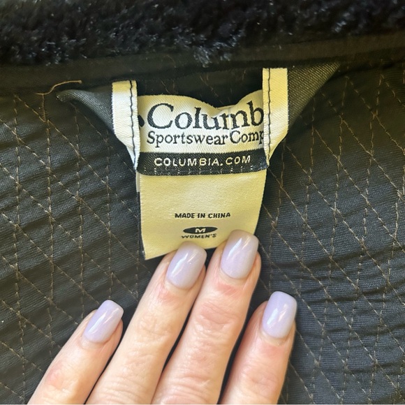 Columbia Quilted Jacket with Interior Fur Lined Collar Army Green Medium - Picture 10 of 12